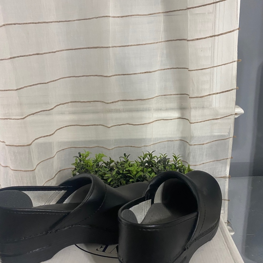 Dansko clogs - Picture 8 of 10